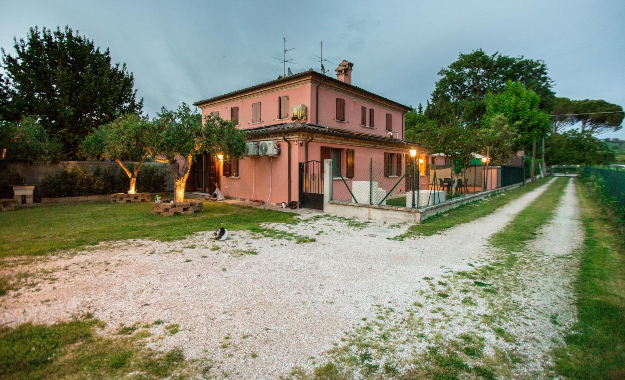 Casa Di Marco E Kaila Hotel Tavullia Exterior foto
